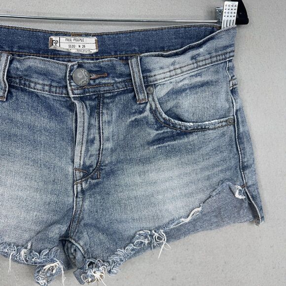 Free People Shorts Womens 26 Distressed Frayed Hem Low Rise Denim Button Fly - Picture 3 of 14
